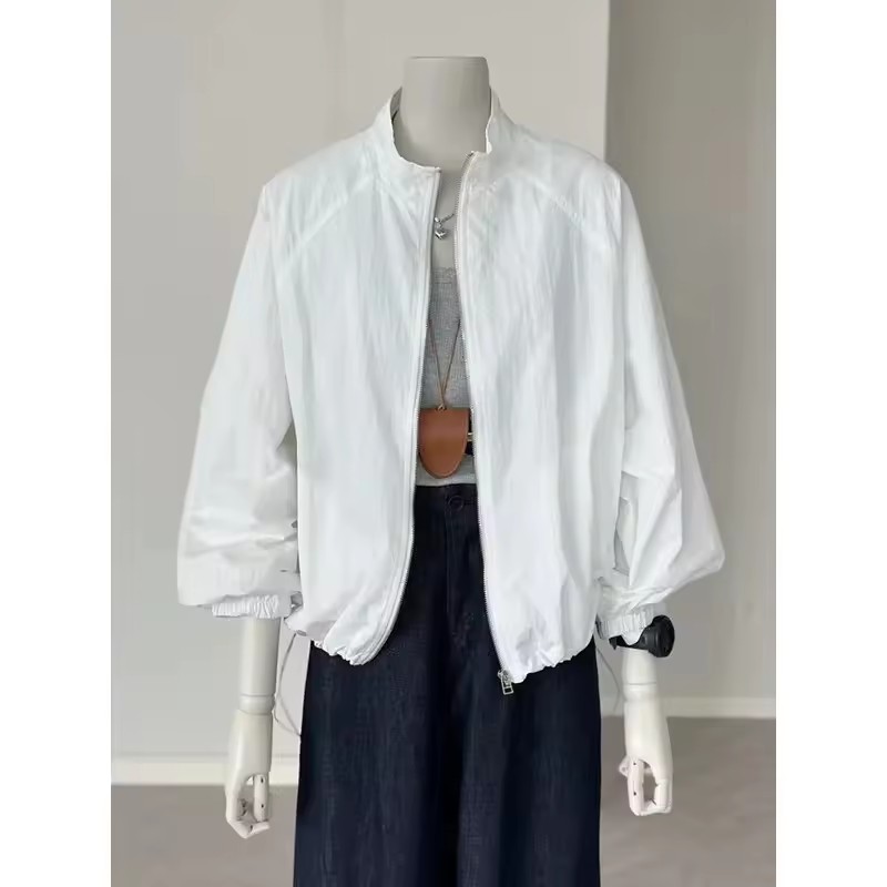 Koreańskie kobiety z długim rę – Crew Clothing Summer Jacket recenzja i cena